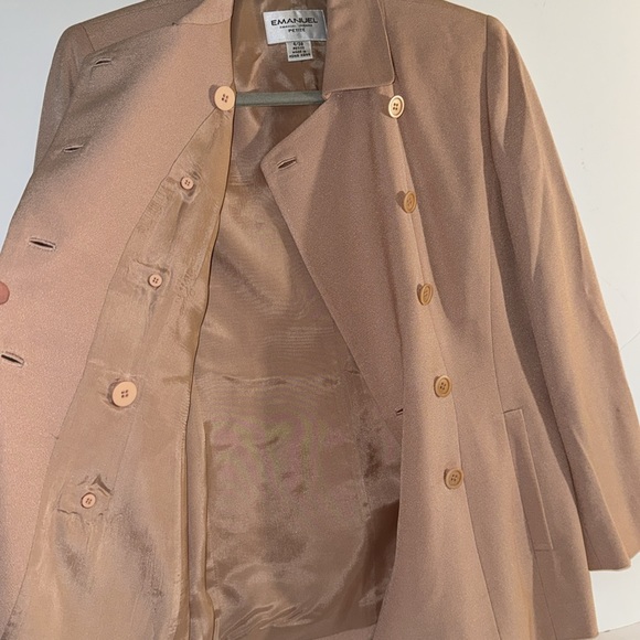 Emanuel Ungaro Petite Tan Blazer Size 4 - Picture 3 of 4